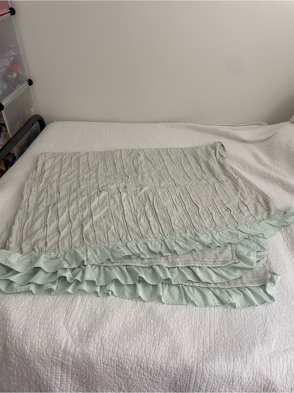 Twin Size Ruffled comforter in Light Green